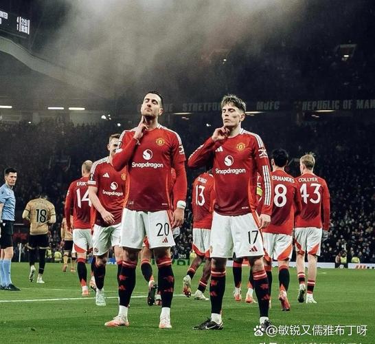 记者：若收到曼联邀请格拉斯纳会毫不犹豫接受，后者也踢三后卫