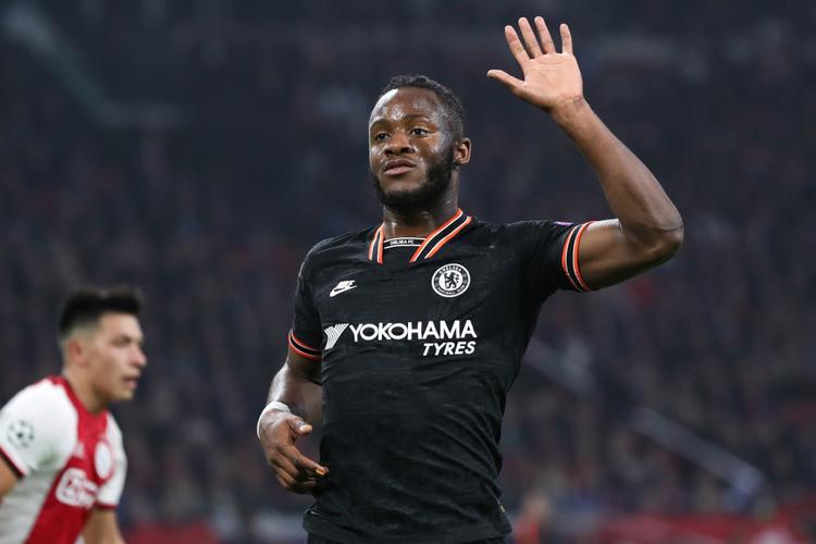 切尔西祝巴舒亚伊32岁生日快乐，效力期间出战77场25球6助