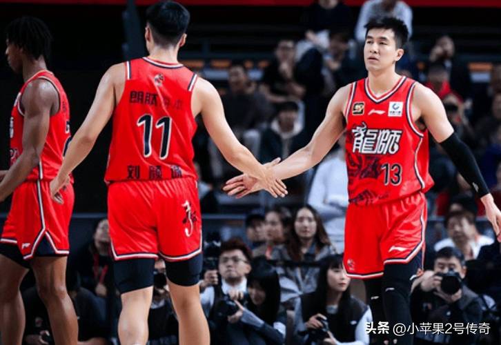 新力量超强输出！新加入广州男篮的球员发展教练Myck激情满满