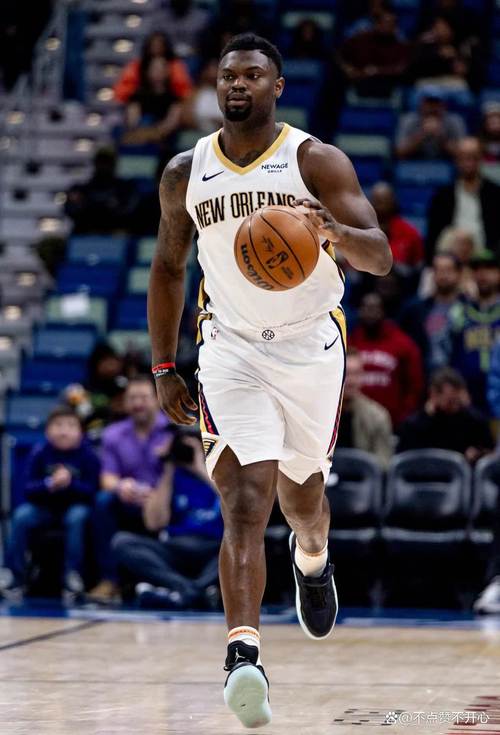 小试牛刀！锡安仅出战上半场 15分钟里5中3拿到8分9板3助3断2帽