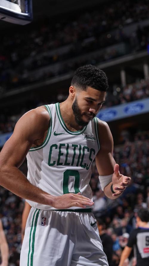 塔图姆：球员间必须相互依赖 没有谁可以靠他自己一个人就成功