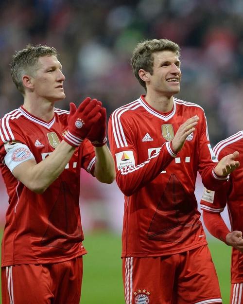 小猪:格纳布里让我想起了穆勒,当对方解围时他能够把球拿下来