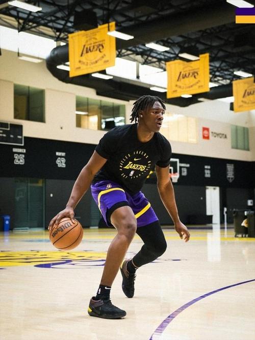 期待首秀！湖人官方晒新秀阿杜-蒂耶罗训练上演自抛自扣