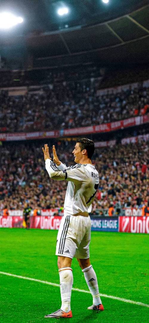 贝纳德斯基：人们无法想象C罗在盛名之下所隐藏的谦逊