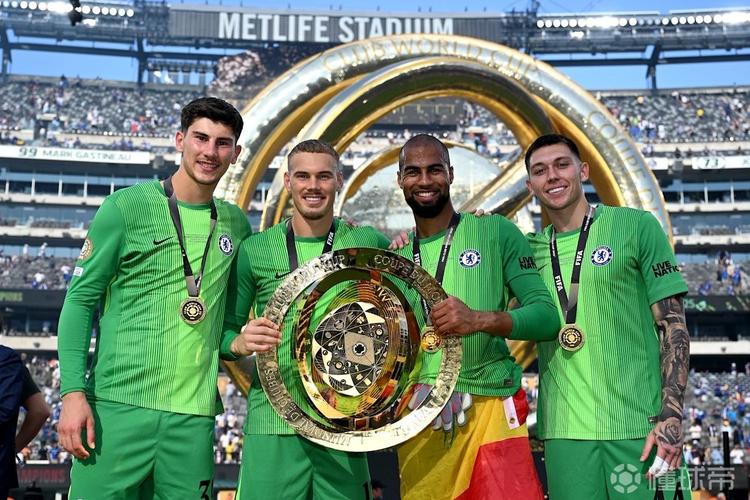 天空：澳波仍按部就班备战森林对阵切尔西的比赛，暂无被解雇迹象