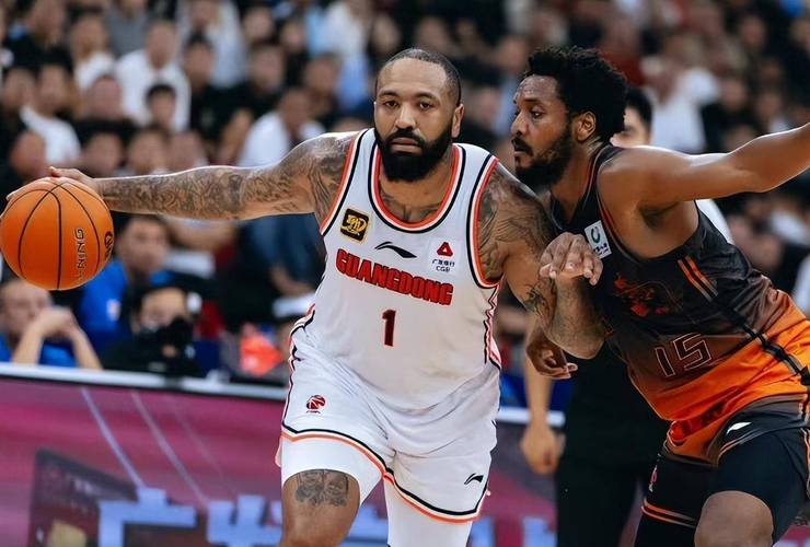 媒体人谈吉伦沃特：这只是兴奋剂处罚 要调查是否在境内使用大麻