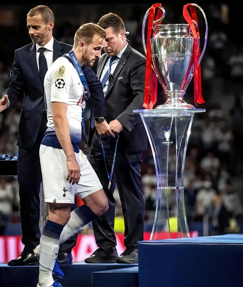 完美表现!凯恩第13次单场至少为英格兰打进两球