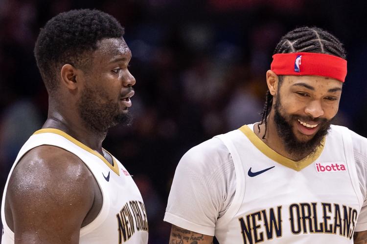 美记：鹈鹕交易了自己和从步行者拿的26首轮签 现在看都像优质签