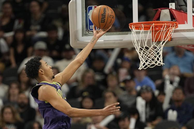 鹈鹕主帅：无论比赛局势如何 费尔斯总能在攻防持续保持进攻性