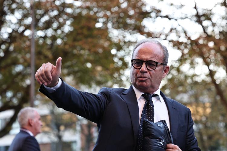 坎波斯谈巴黎引援理念:优先选择球商出众、具备团队精神的球员