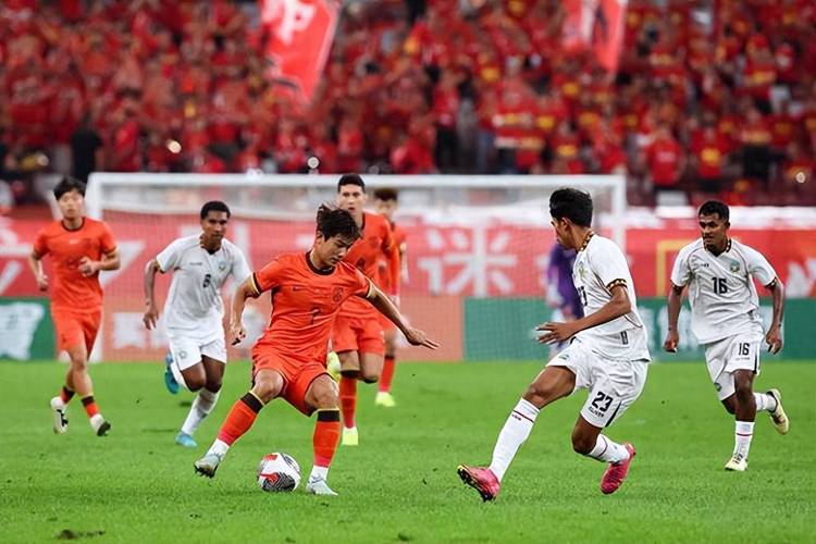 来考察谁?记者:U22国足主帅安东尼奥现场观战海牛vs三镇