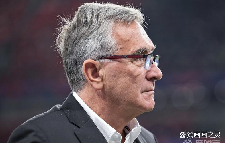 马德兴:国足新帅难产考虑的不该是土洋问题,而是要反思选帅方式