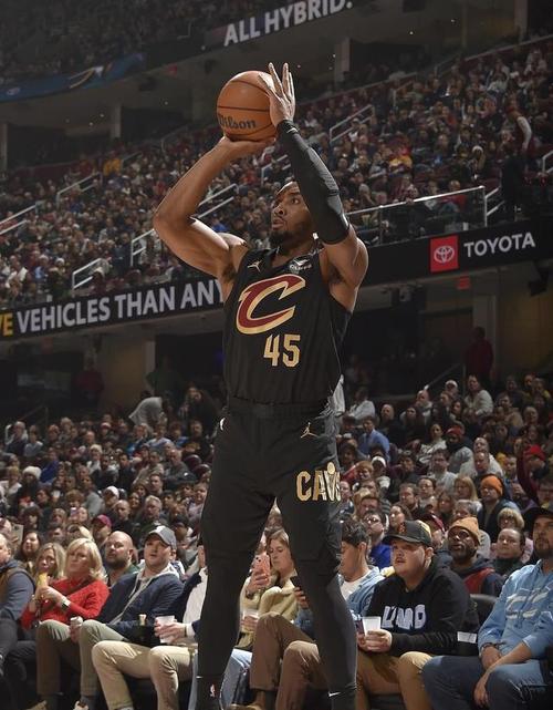 骑士生涯第200场！米切尔：意义非凡是一种荣誉 希望再打2-300场