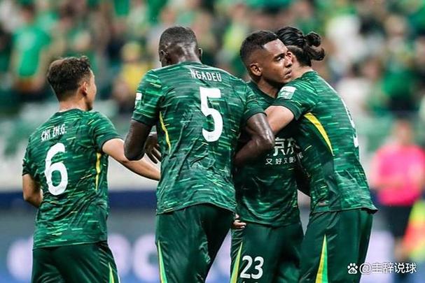 国安同组对手!麦克阿瑟2-1河内公安升至榜首,国安今晚对阵大埔