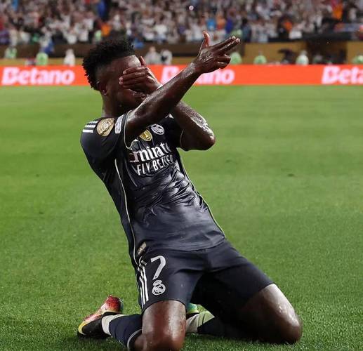 西媒:阿里巴斯曾接近2800万欧去沙特踢球,皇马拥有50%转会分成