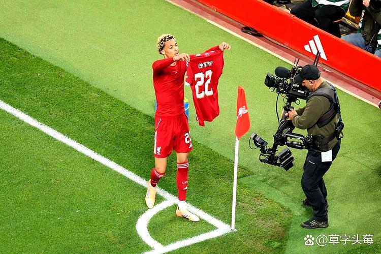 国家队首球！埃基蒂克长途奔袭后破门，姆总传射，法国4-0乌克兰