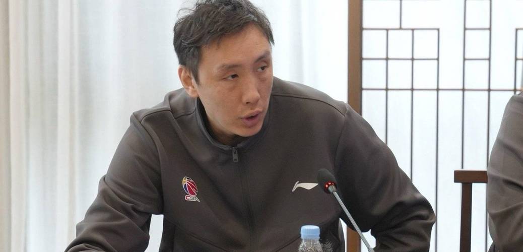 易立谈球队新援：融入的不错 特别是庞峥麟 他会对队伍有很大帮助