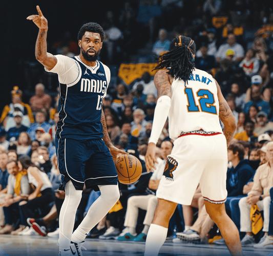 侠记：莫兰特说35岁克莱是废物 但26岁的他命中率35.9%&三分16.7%