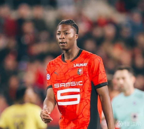 队报：罗马考虑在冬季引进雷恩前锋恩博洛，今年夏天就曾有意球员