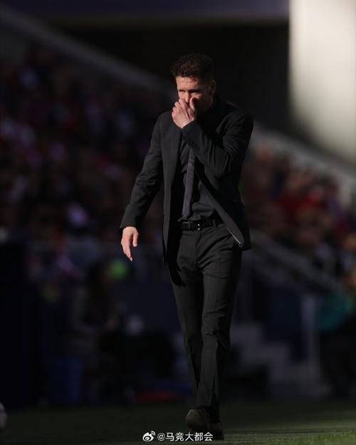 西蒙尼西甲取胜323场并列教练第二多，仅少于阿拉贡内斯