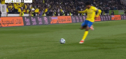 这球可惜！万项精准直塞，邝兆镭门前连过三人后射门偏出