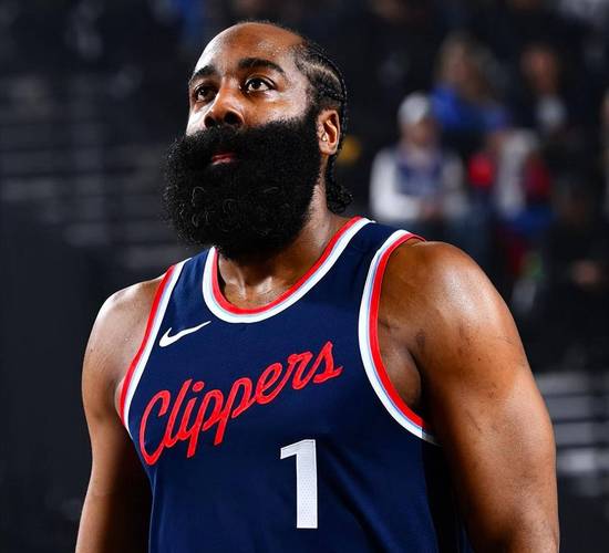 季后赛大战七场！掘金自媒体晒布劳恩笑哈登图：快船😂😂😂