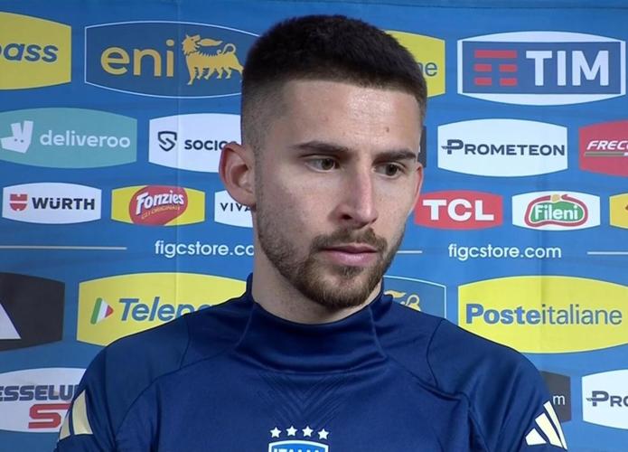 维卡里奥:第二个丢球是我的失误,本想大脚解围结果却踢疵了