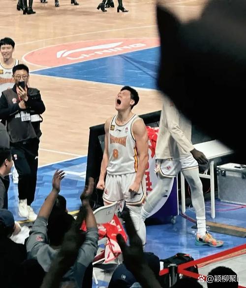 记者：中国男篮坚持原班人马 利用队员复仇的劲头客场争胜没毛病