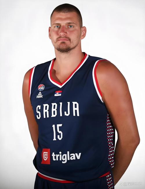 轻松写意！约基奇打满首节4中4高效拿下13分4板3助